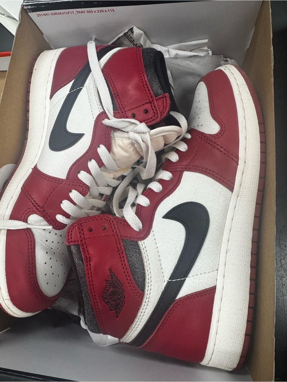 AIR JORDAN RETRO HIGH- White/Red/Black